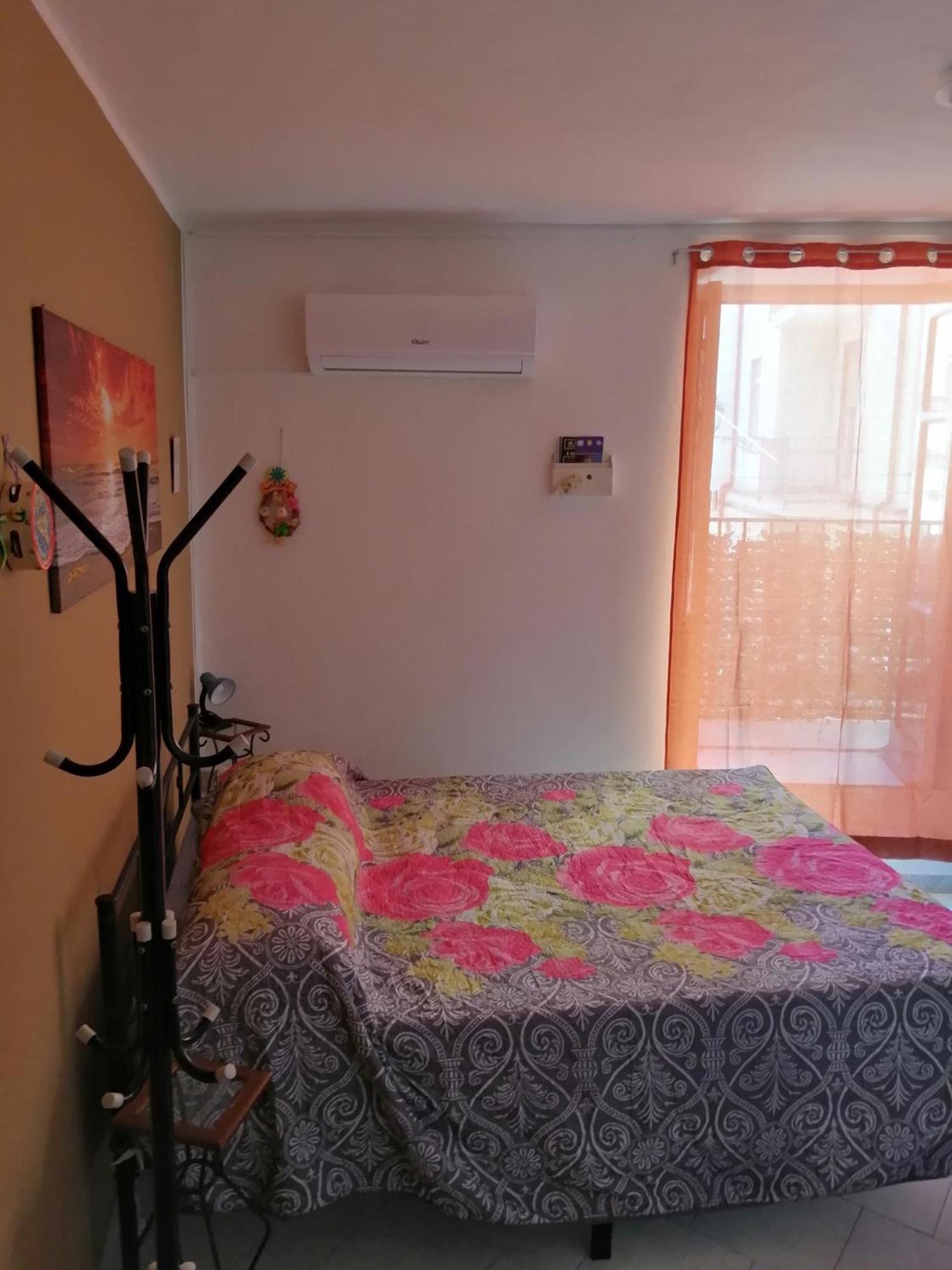 Room Holiday "Al Centro Storico" Palermo Luaran gambar